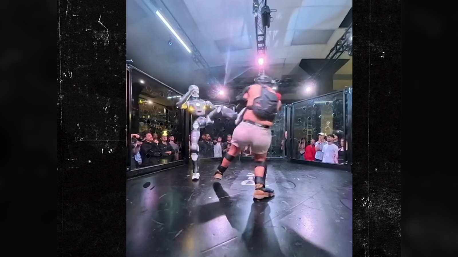Un influencer se enfrentó a un robot humanoide y terminó derribado por una brutal patada