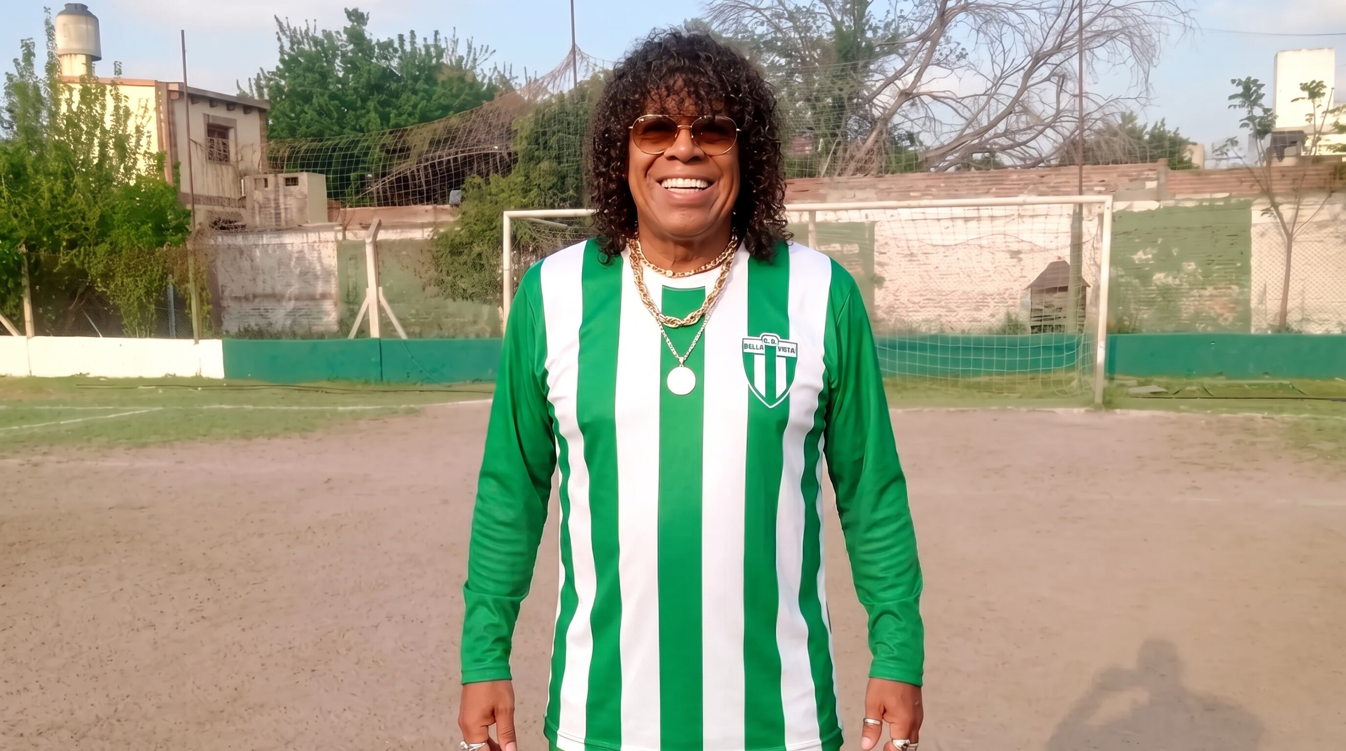 Imagen: La Mona Jiménez jugó al fútbol hasta los 17 años: el ultimátum que lo convirtió en leyenda