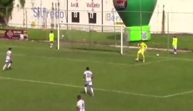 Imagen: El arquero que metió el gol en su propio arco y encendió sospechas de arreglo en Venezuela