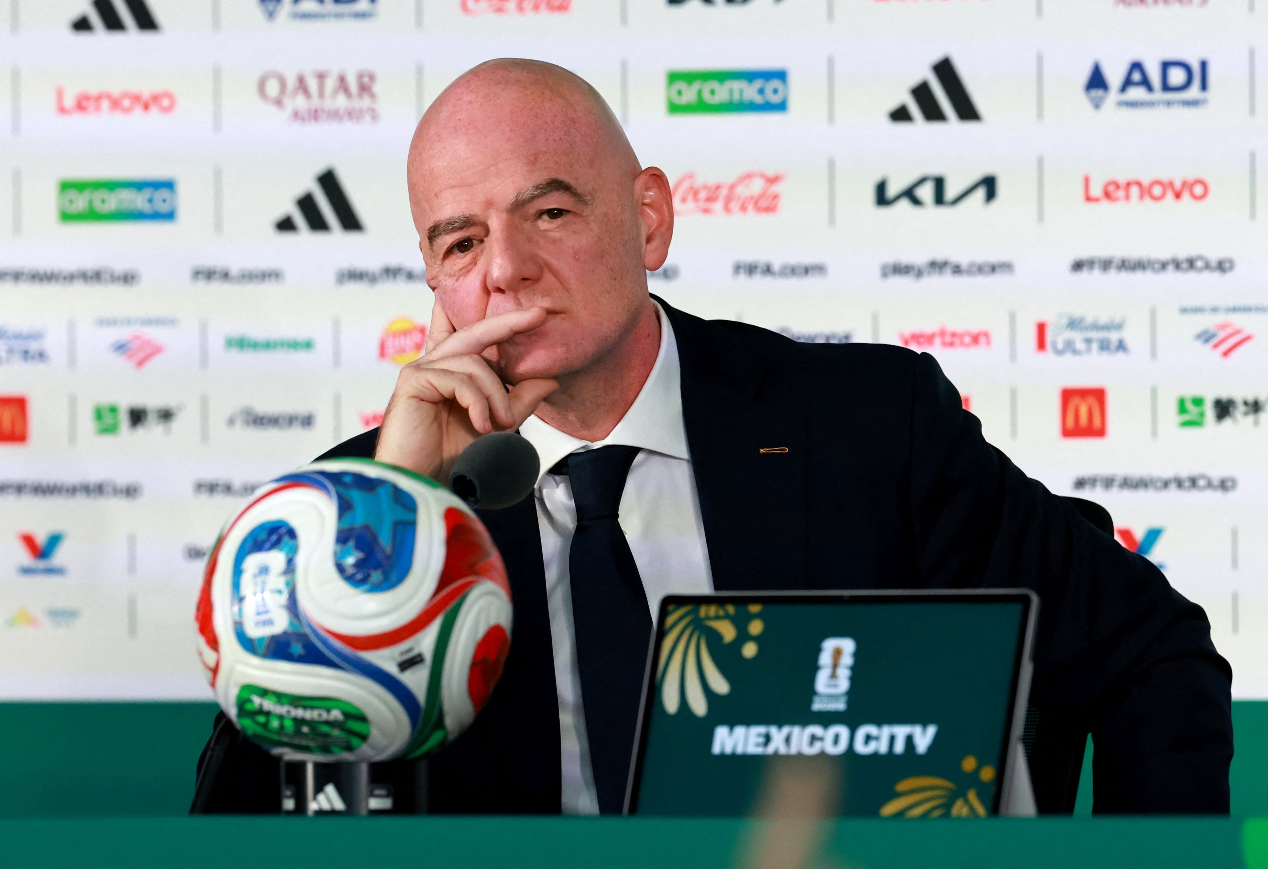 FIFA pidió disculpas por el plan de USD 4.200 M que casi le cuesta la presidencia a Infantino