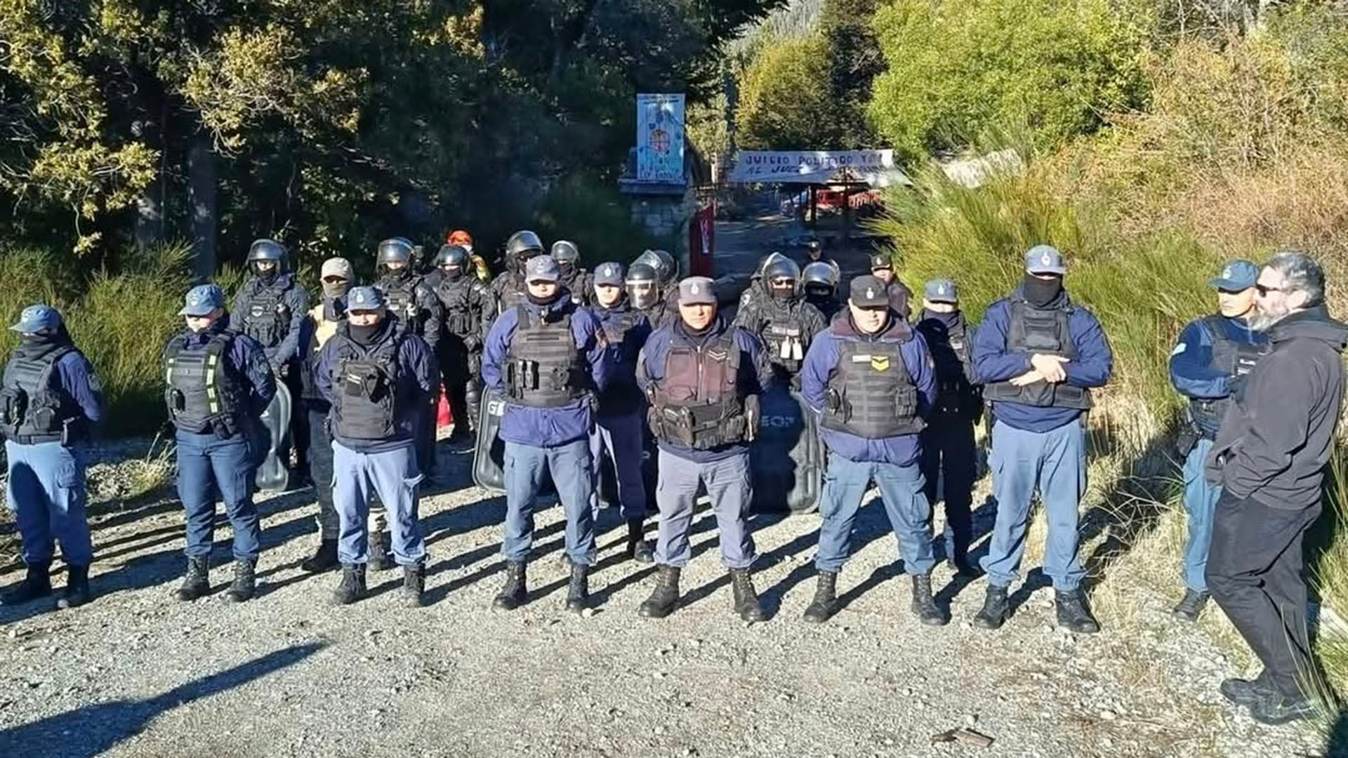 Imagen: Desalojo mapuche en Neuquén: la orden sigue vigente y el conflicto de 15 años aún no tiene fin