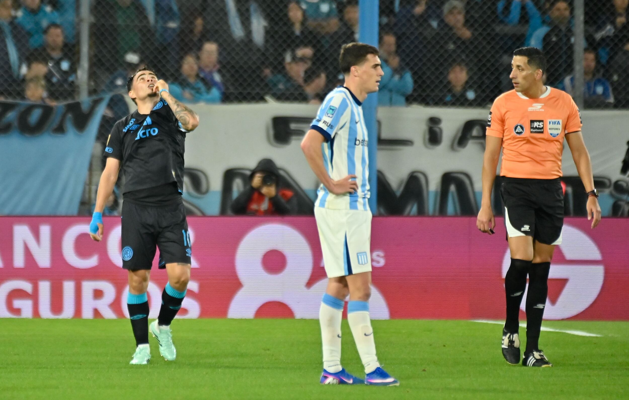 Belgrano lidera la Zona A y Racing se hunde: los dos golazos que marcaron la noche de Avellaneda