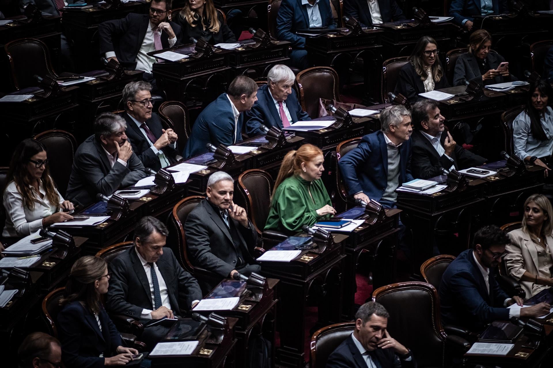 Imagen: El endeudamiento familiar quedó sin solución: Diputados fracasó y los proyectos vuelven a comisión