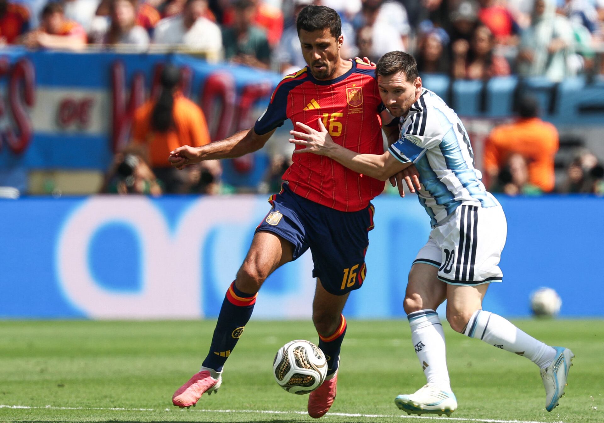 Imagen: Rodri ganó el Mundial y eligió a Messi: 'Plena admiración por lo que representa'