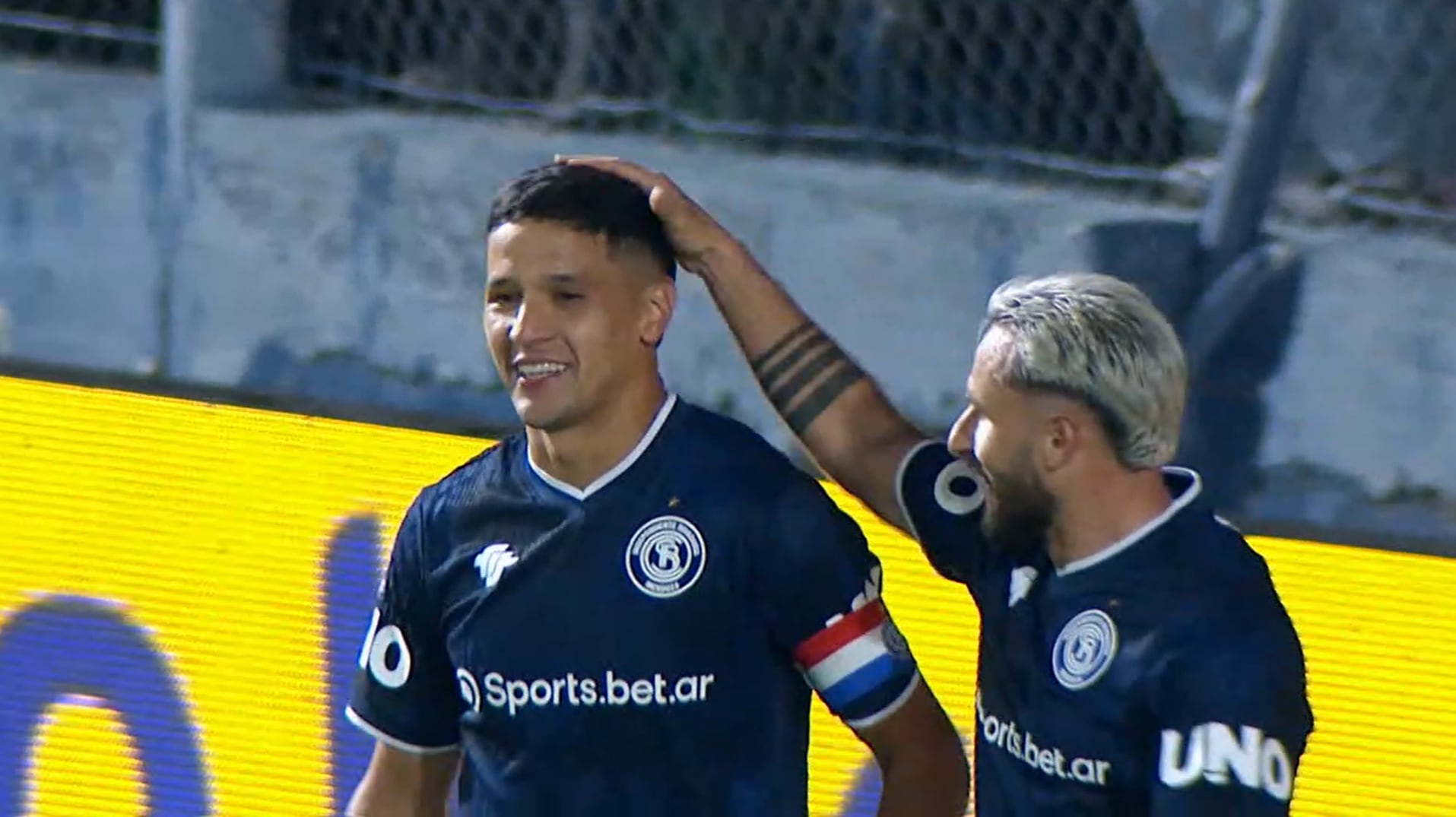 Imagen: Arce marcó un golazo de tijera, lloró, y Rivadavia ganó con carácter en el Gargantini