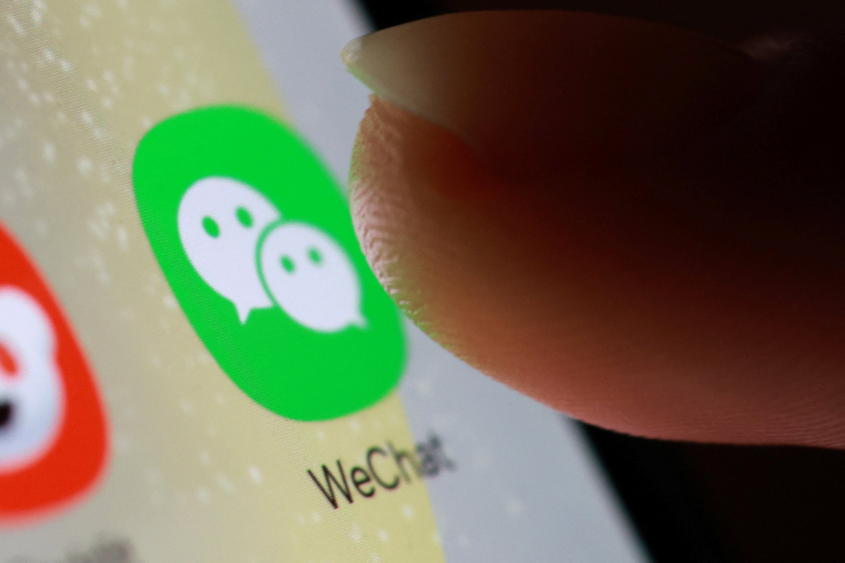 Imagen: El gusano que se propaga solo con una llamada: cómo la IA aceleró el hackeo masivo de WeChat
