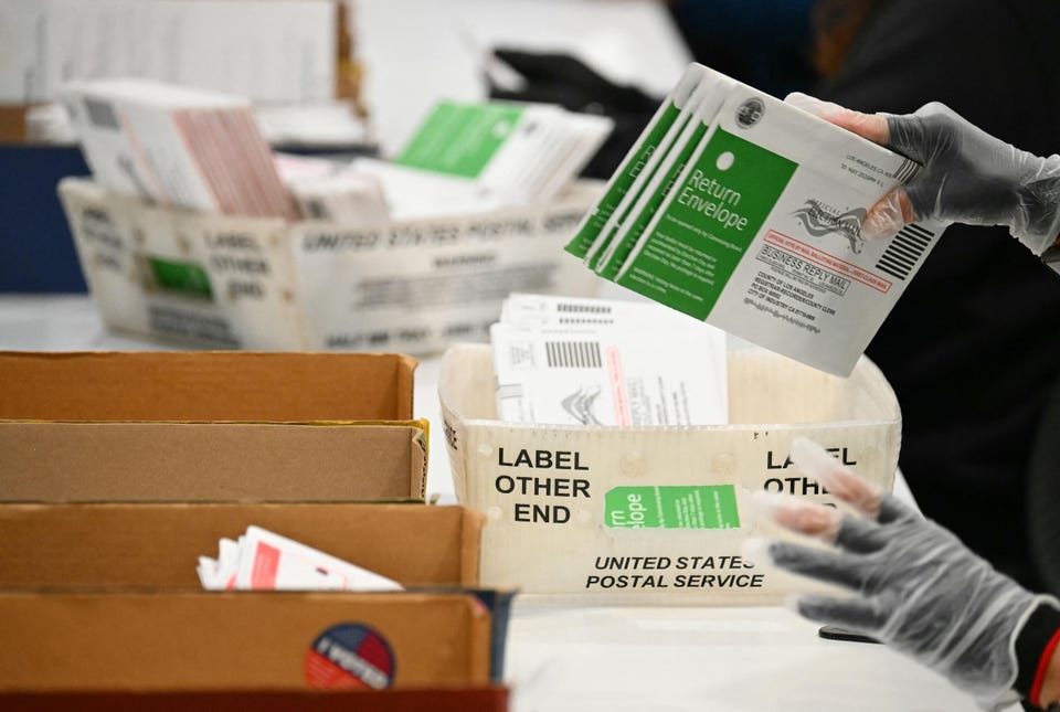 Imagen: Un juez vuelve a bloquear las restricciones al voto por correo de Trump: los estados tienen razón