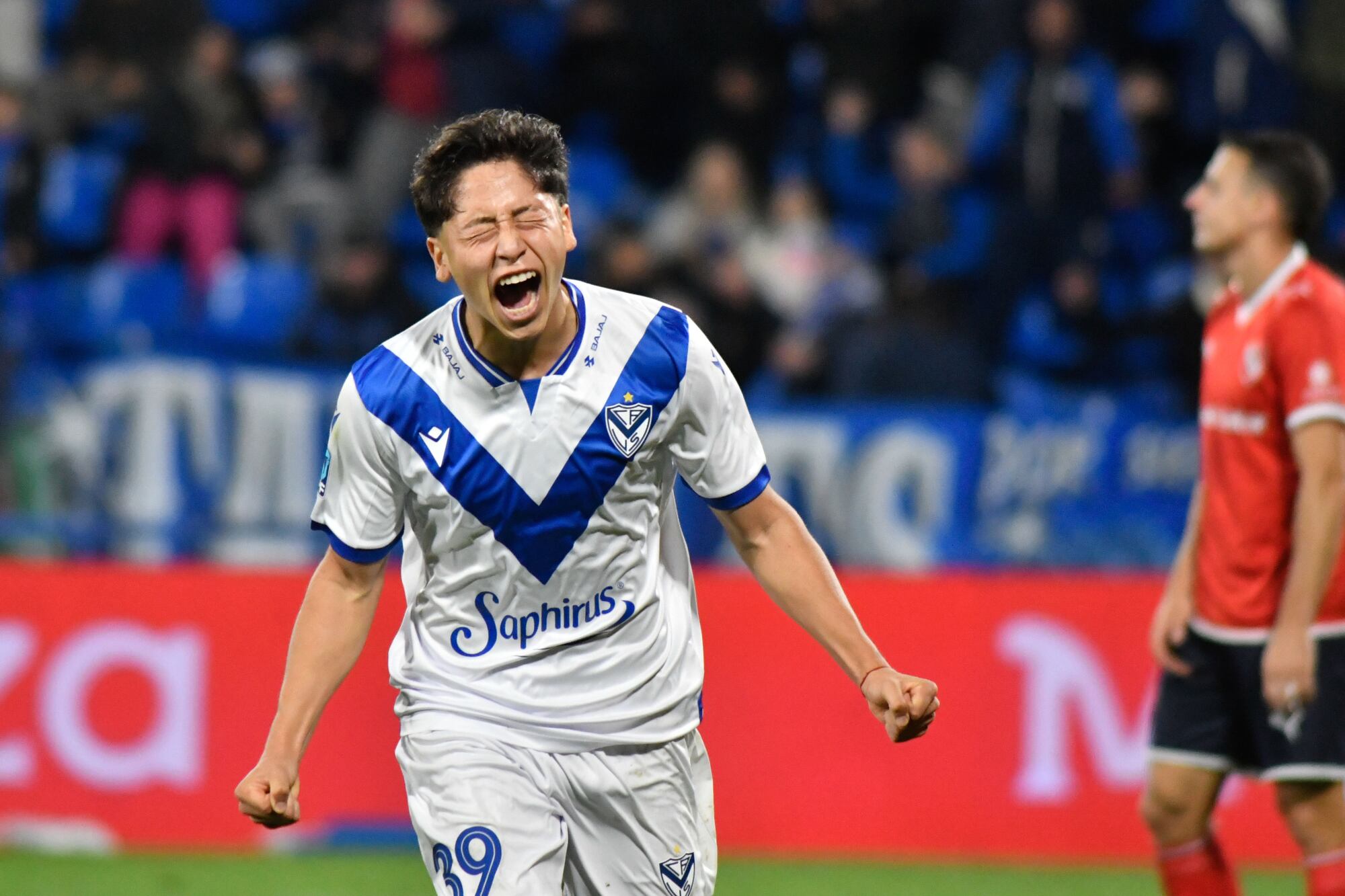 Imagen: Con 17 años y dos partidos en Primera, Thiago Aguirre ya define un clásico y pone a Vélez solo en lo alto