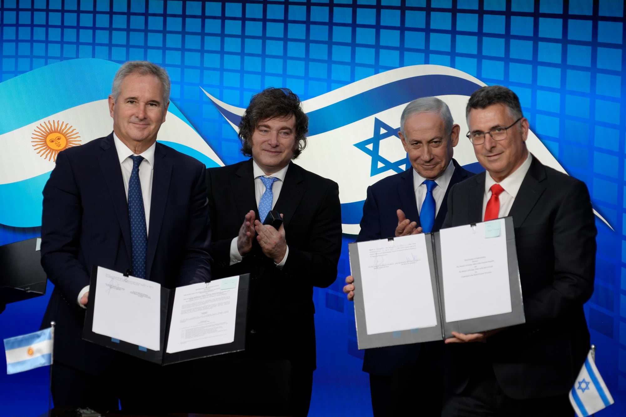 Imagen: Milei exige lealtad por Malvinas pero guarda silencio con Israel y Chile: el costo de sus alianzas