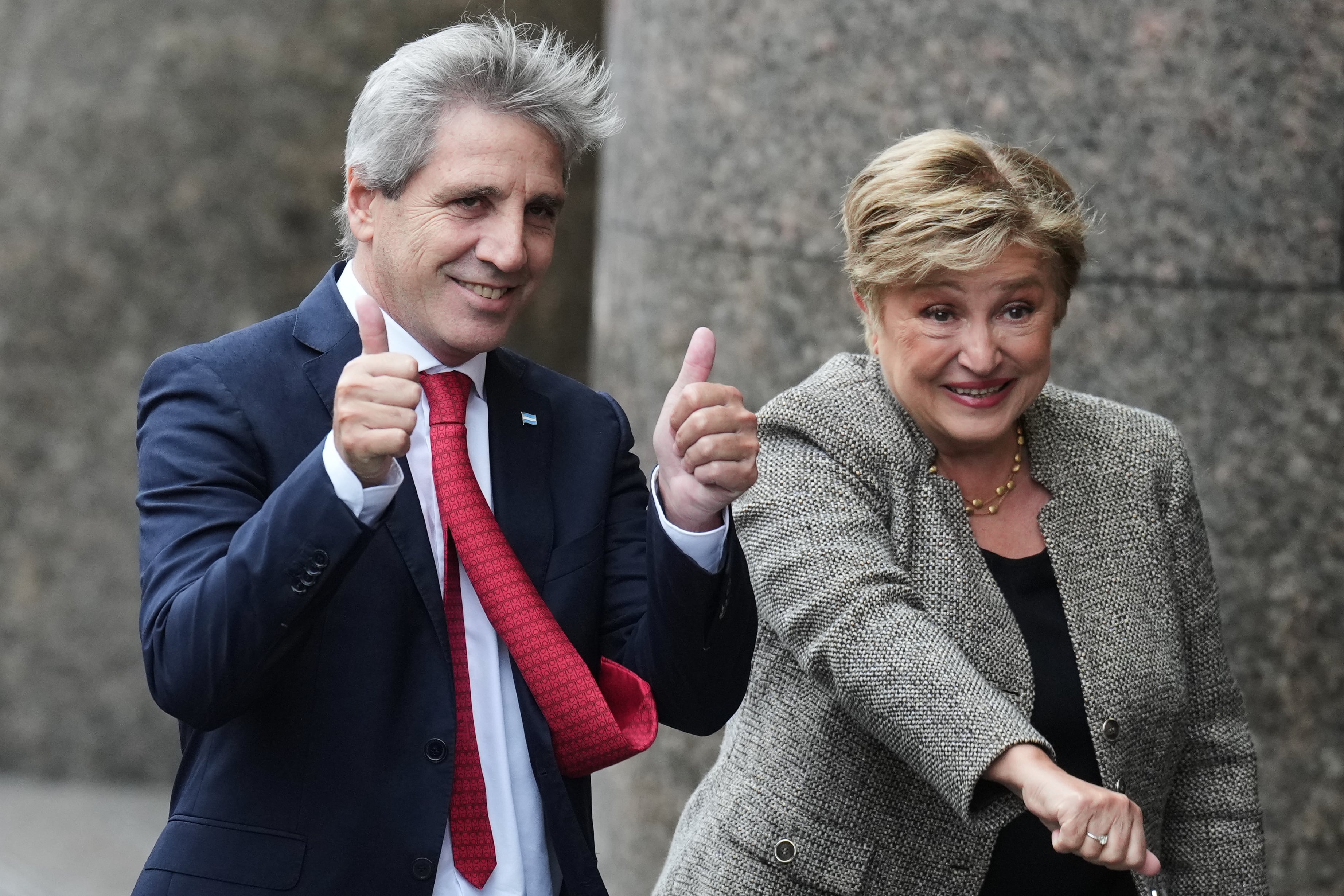 Imagen: Georgieva viaja a Vaca Muerta con Caputo: el FMI pone el foco en los USD 15.000 millones que puede exportar Argentina