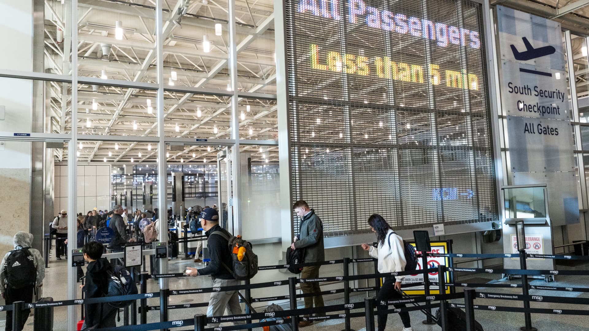 Imagen: Gastar mil millones de dólares en infraestructura: la única fórmula que convence a los pasajeros de los aeropuertos de EE.UU.